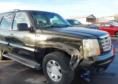 2002 Cadillac Escalade Standard z USA, uszkodzony, nr VIN 1GYEK63N22R132146